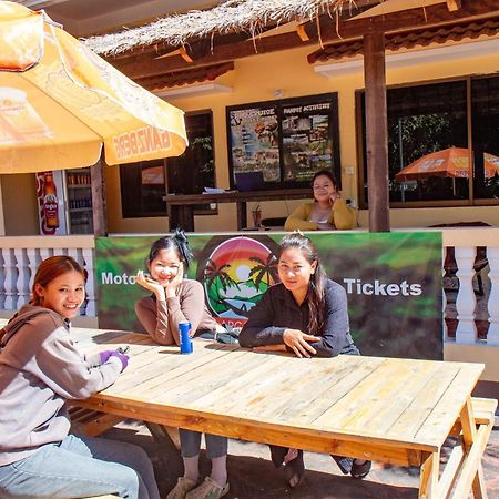 Arcadia Downtown Hostel Kampot Exterior photo