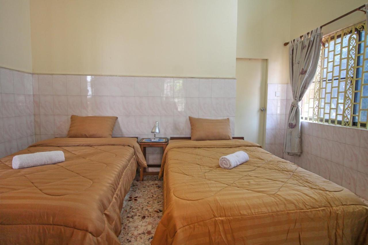 Arcadia Downtown Hostel Kampot Exterior photo